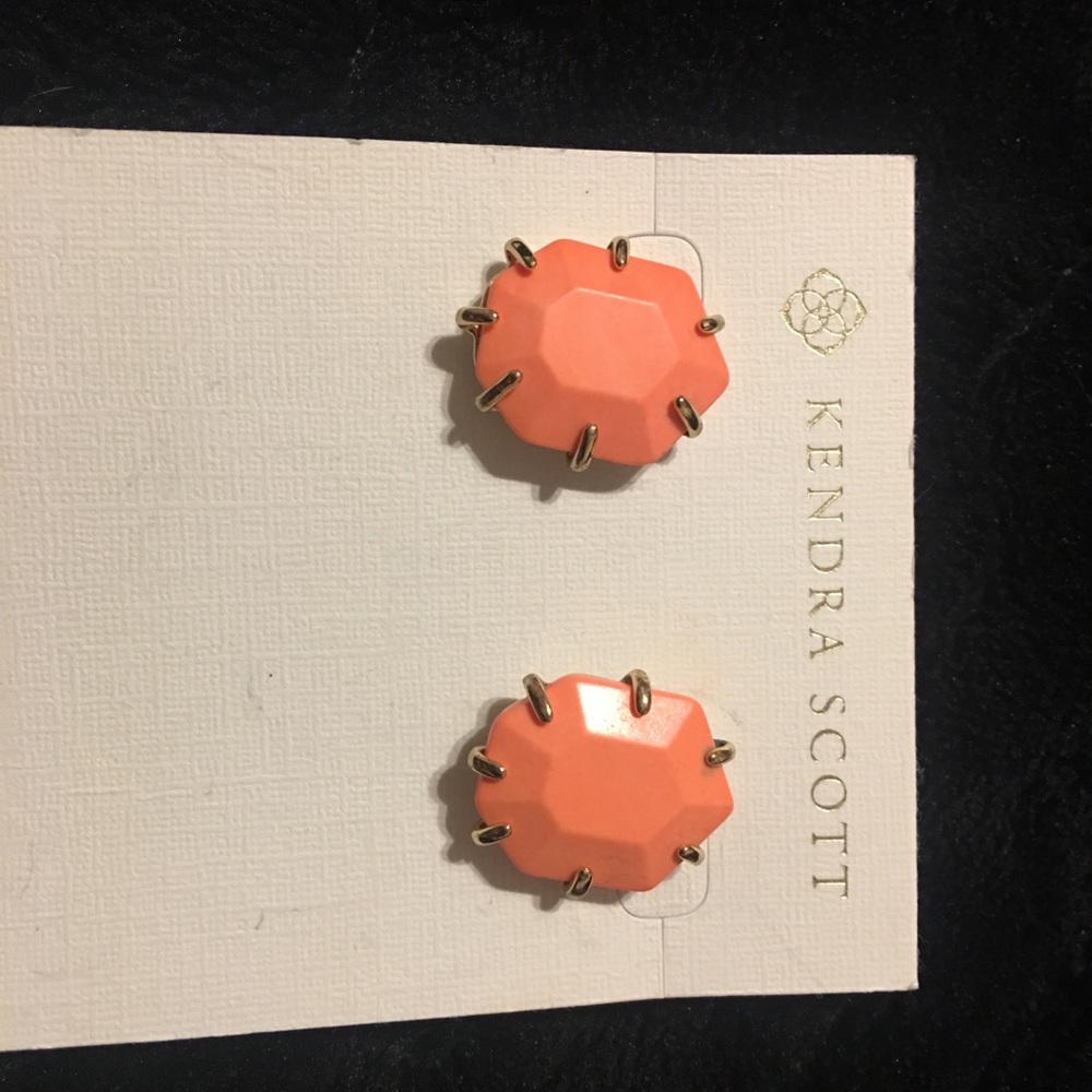 Kendra Scott orange/salmon stud earrings
